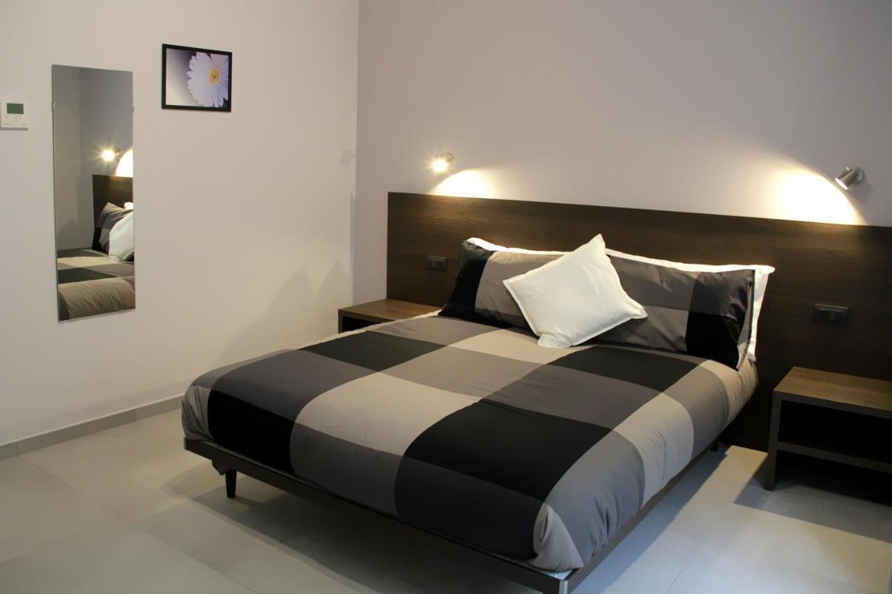 Easyroom Frosinone - Casello Autostradale Dış mekan fotoğraf