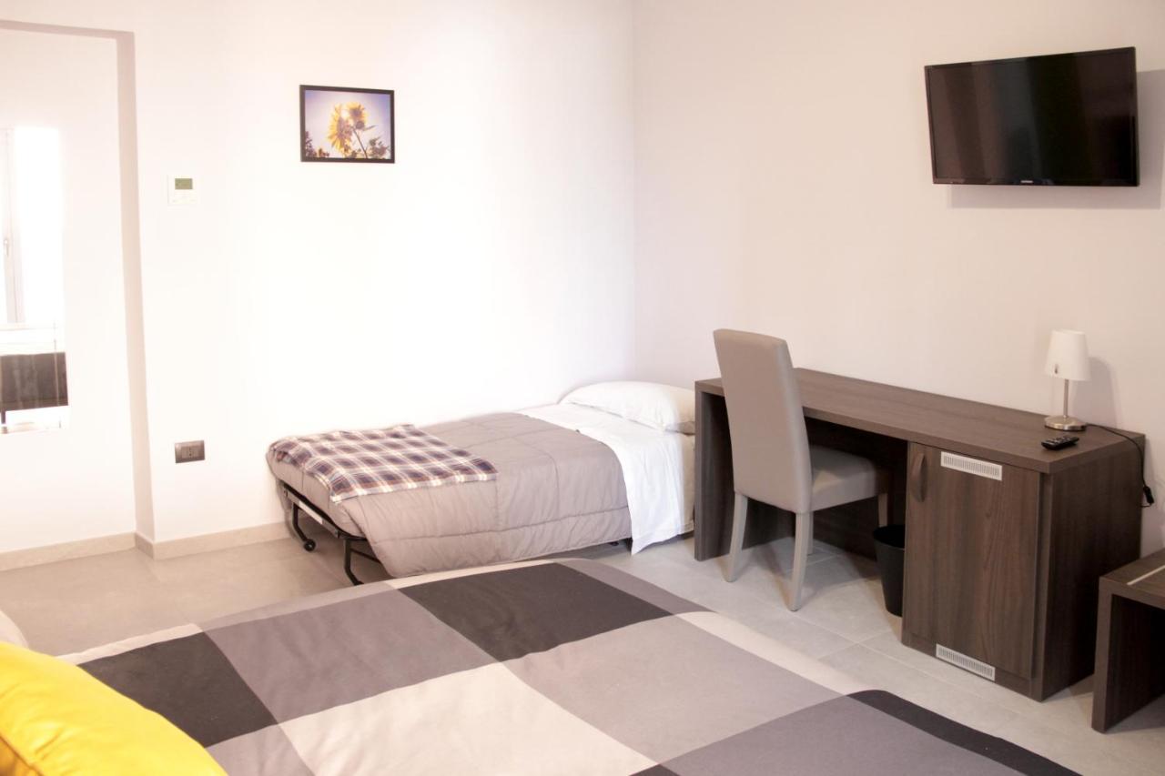 Easyroom Frosinone - Casello Autostradale Dış mekan fotoğraf