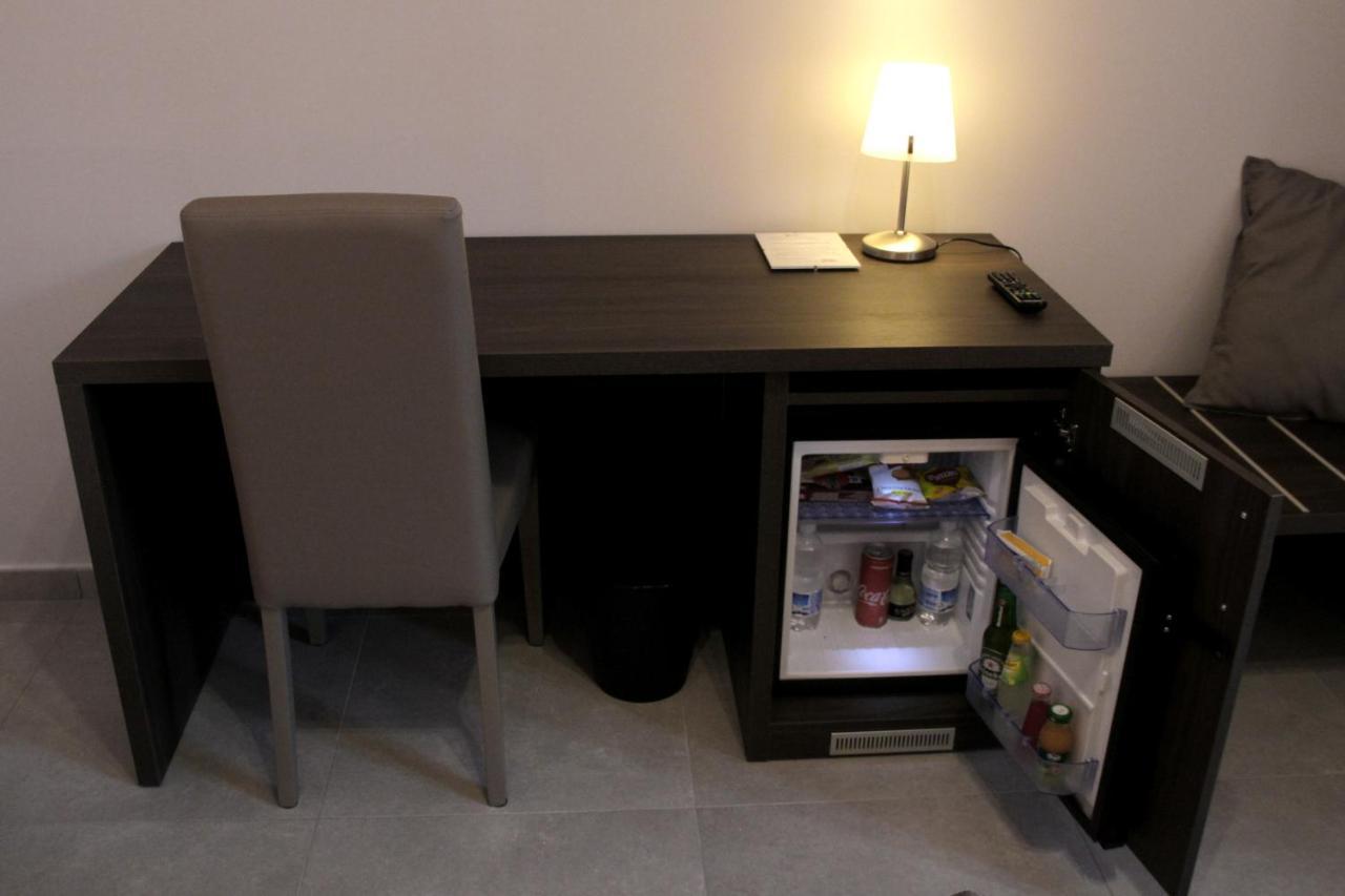 Easyroom Frosinone - Casello Autostradale Dış mekan fotoğraf